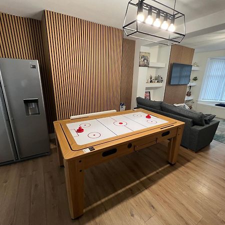 Numero Venti Aparthouse Wifi Parking Hot Tub 뉴캐슬어폰타인 외부 사진