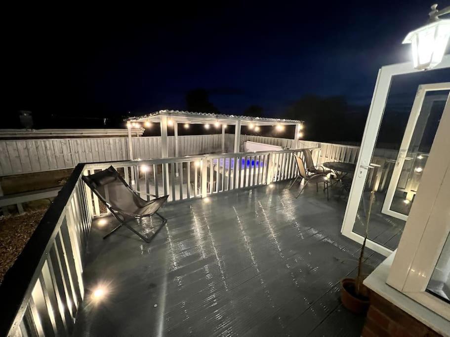 Numero Venti Aparthouse Wifi Parking Hot Tub 뉴캐슬어폰타인 외부 사진