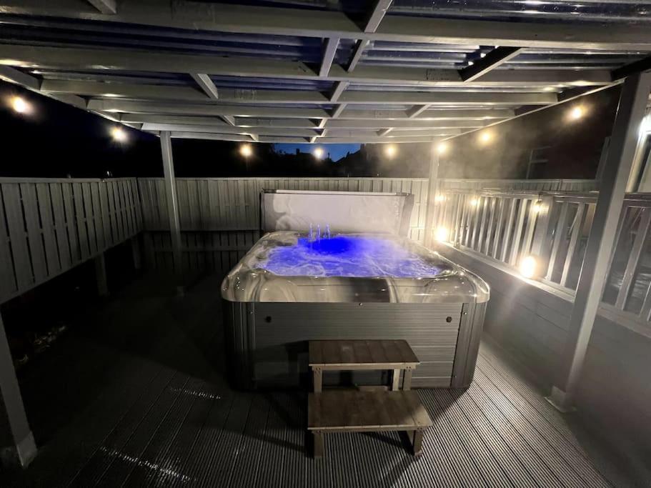Numero Venti Aparthouse Wifi Parking Hot Tub 뉴캐슬어폰타인 외부 사진